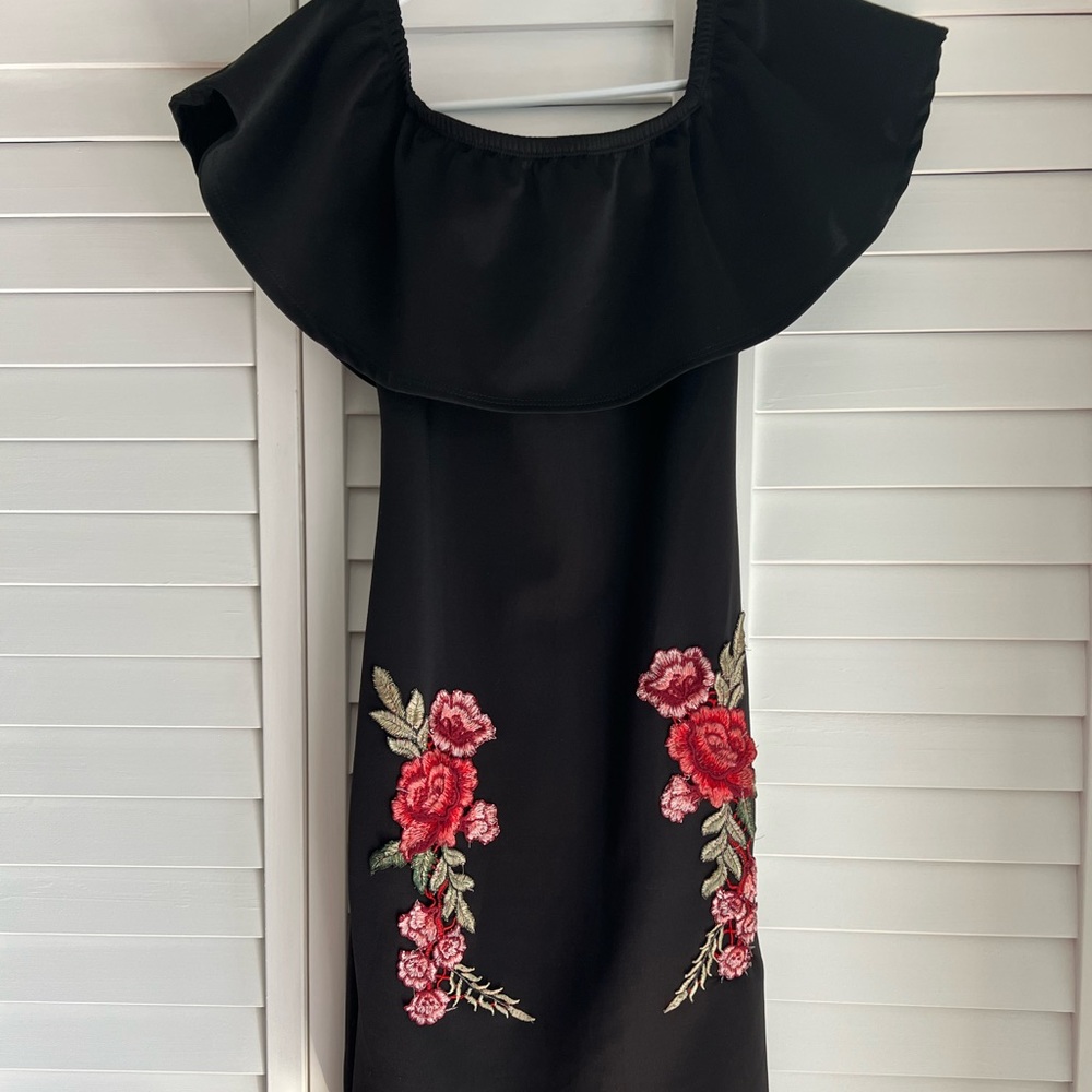 French Atmosphere Black and Floral Off Shoulder Mini Dress